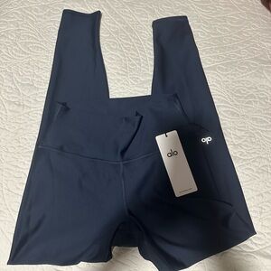 ALO Yoga Women's Navy leggings large